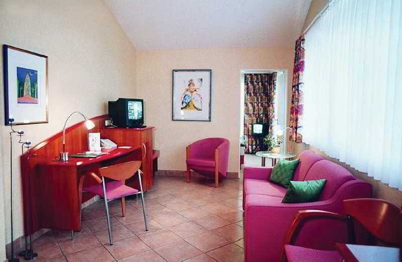 كولونيا Hotel Mado الغرفة الصورة